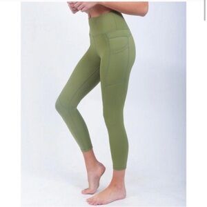 Zyia Active Olive Pocket Light n Tight Hi-Rise Capris 2